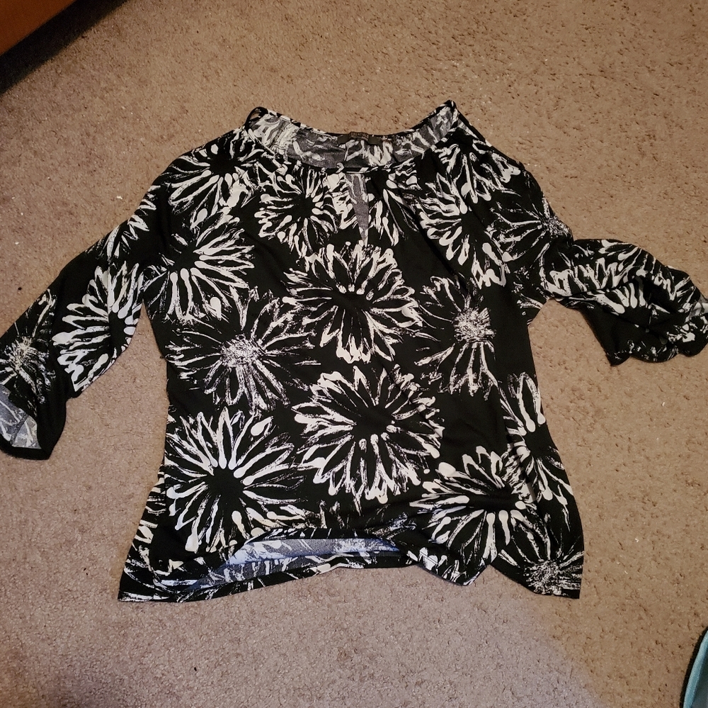 Bogo sale!!*cold shoulder top